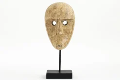 Flamant Lilli, Masque, A Pied Best