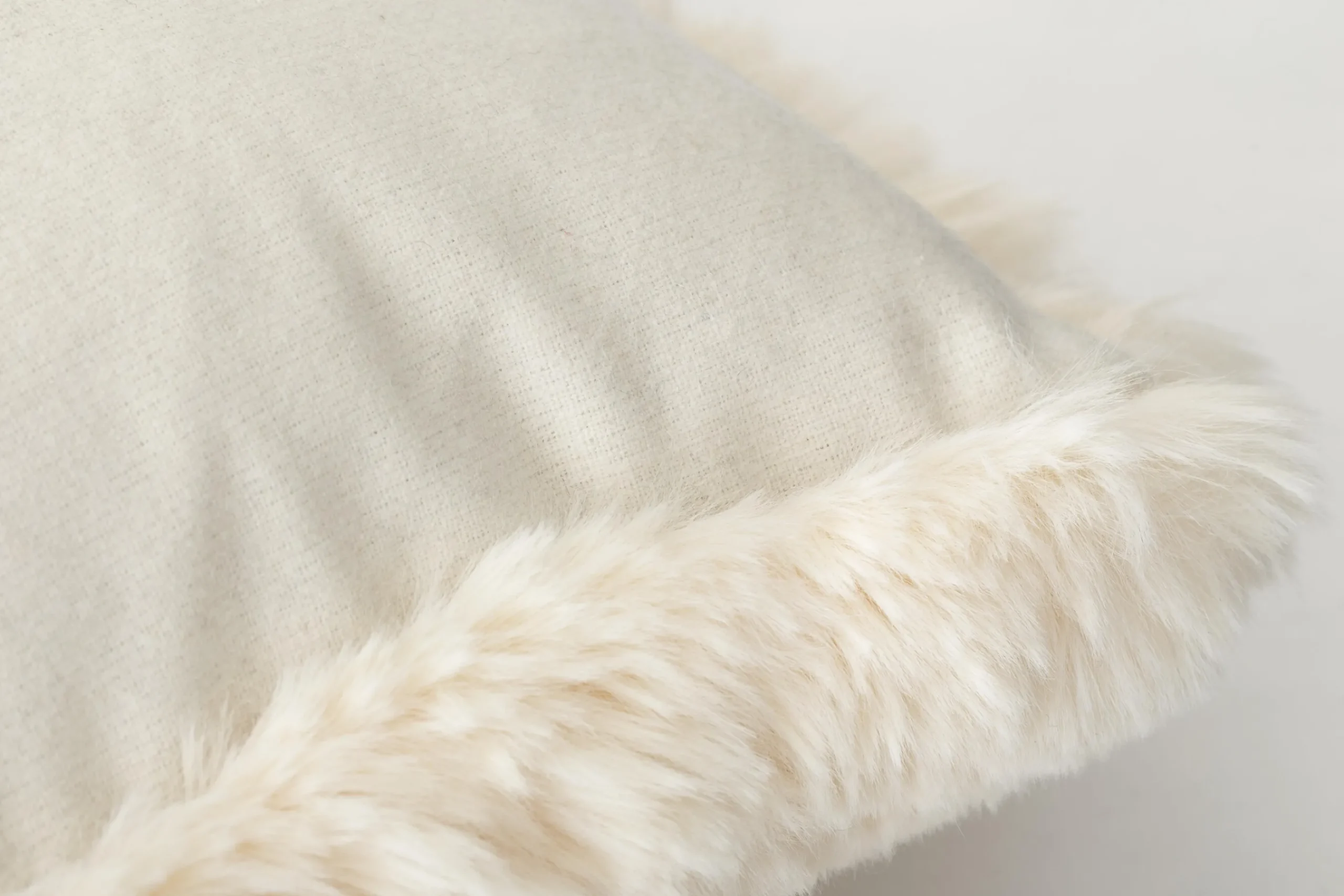 Flamant Veronica, Coussin, Fausse Fourrure Outlet